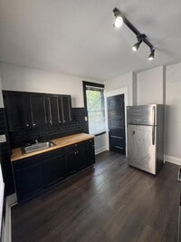 Building Photo - 172 Kinsey Ave