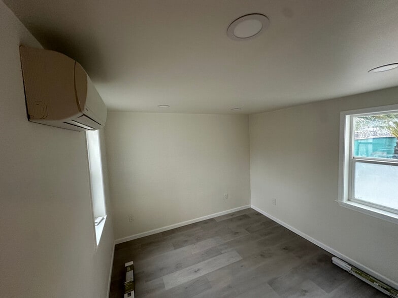 Building Photo - 873 29th St