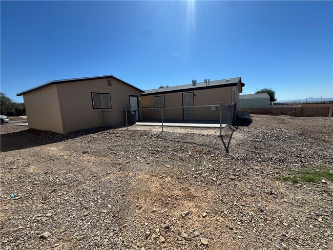 Building Photo - 4479 Lynda Cir