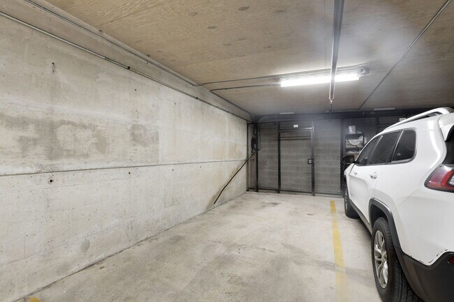 Building Photo - 1415 Sherman Ave