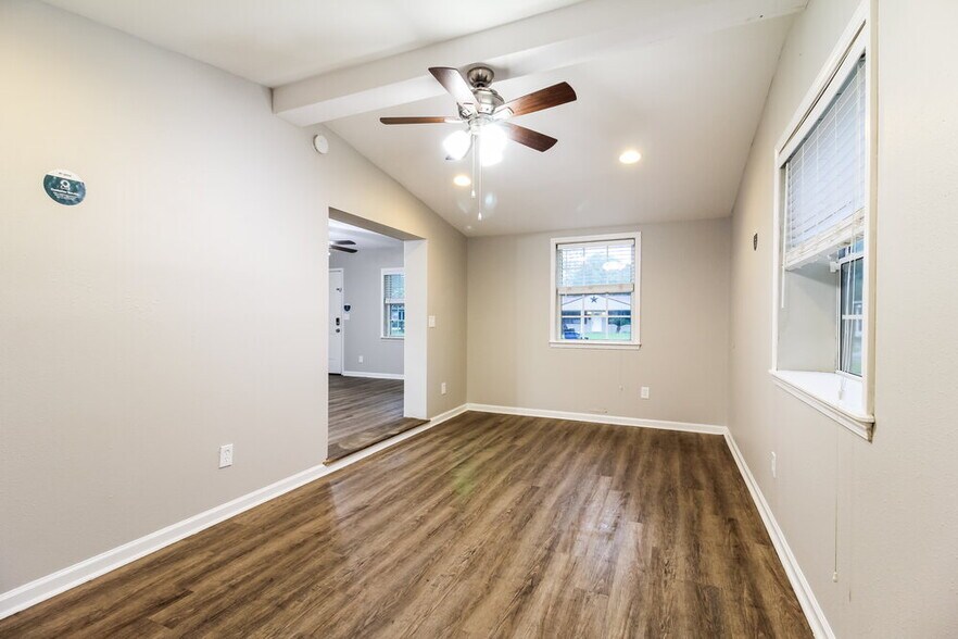 Building Photo - 2468 Quail Ave