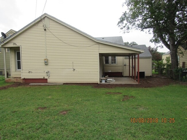 Building Photo - Beautiful Liberty Heights Area