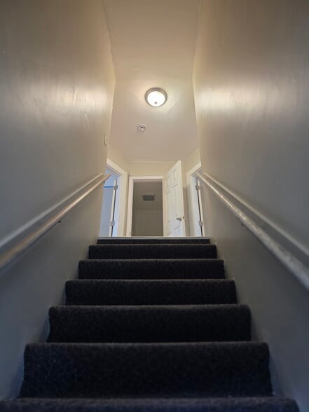 Building Photo - 12 Carlmark St