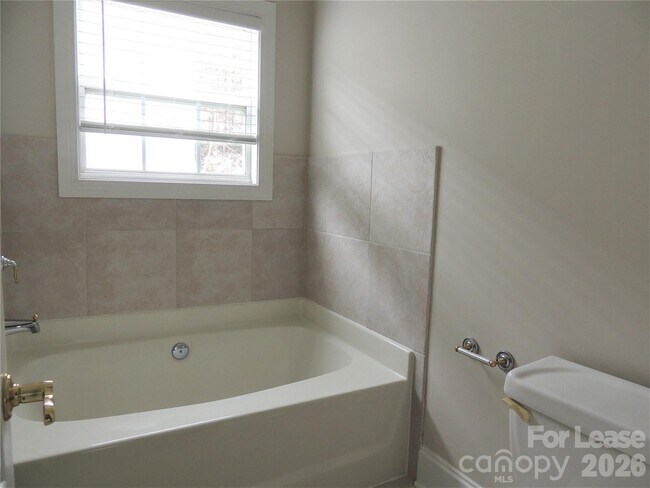 Building Photo - 14555 Adair Manor Ct