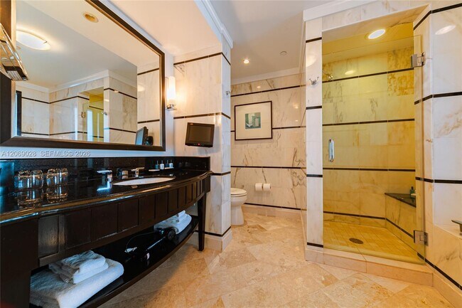 Building Photo - 4391 Collins Ave
