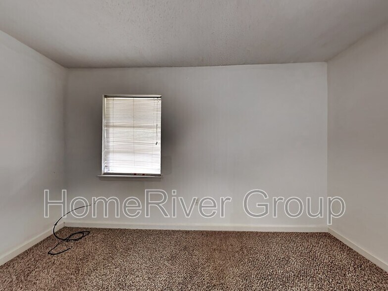 Building Photo - 1703 US-90