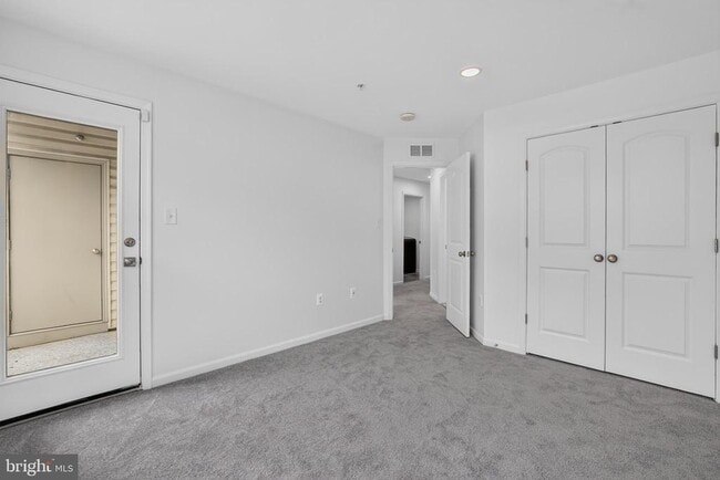 Building Photo - 2613 Campus Way N