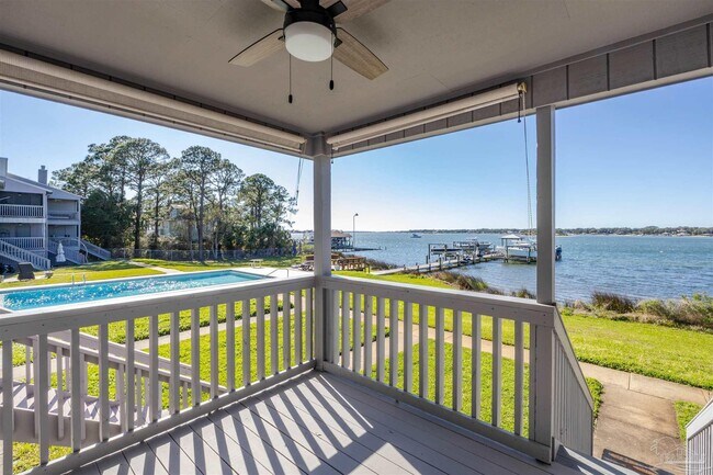 Building Photo - 14180 River Rd