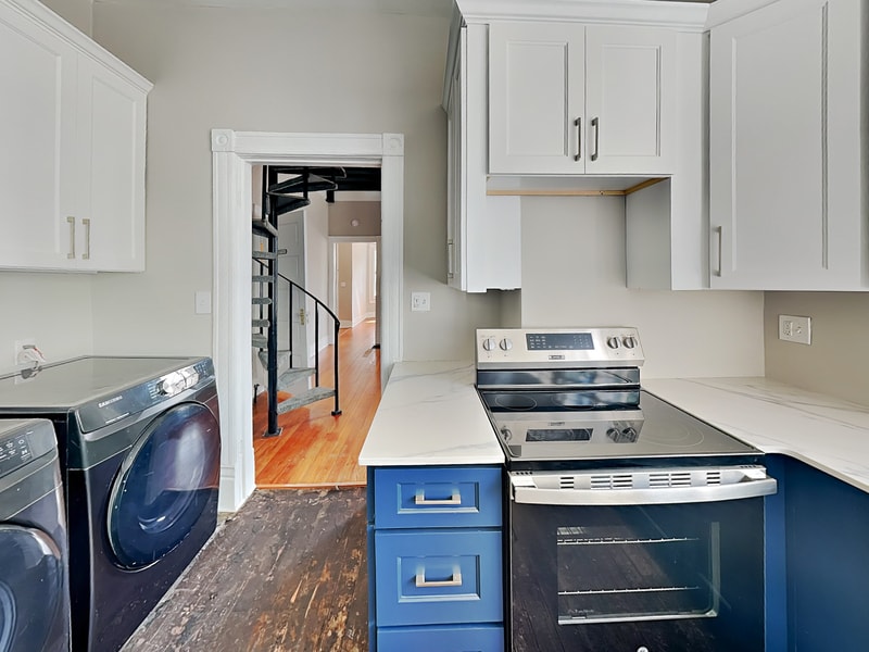 Building Photo - 595 Boulevard SE