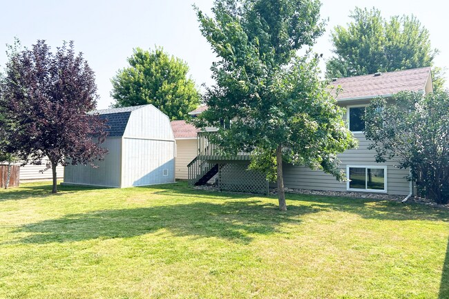 Building Photo - 5705 S Aaron Ave