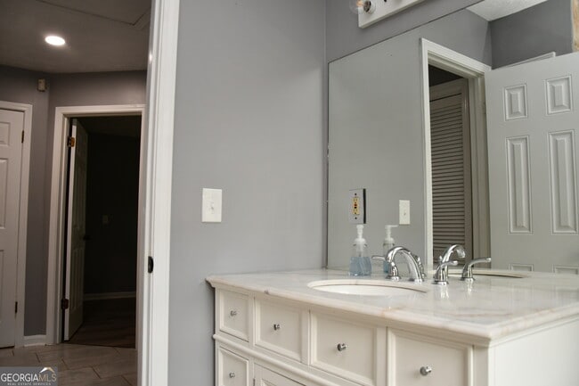 Building Photo - 5932 Homestead Cir