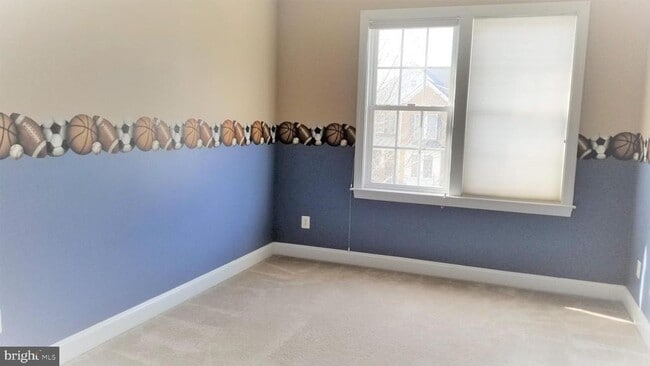 Building Photo - 43649 Riverpoint Dr