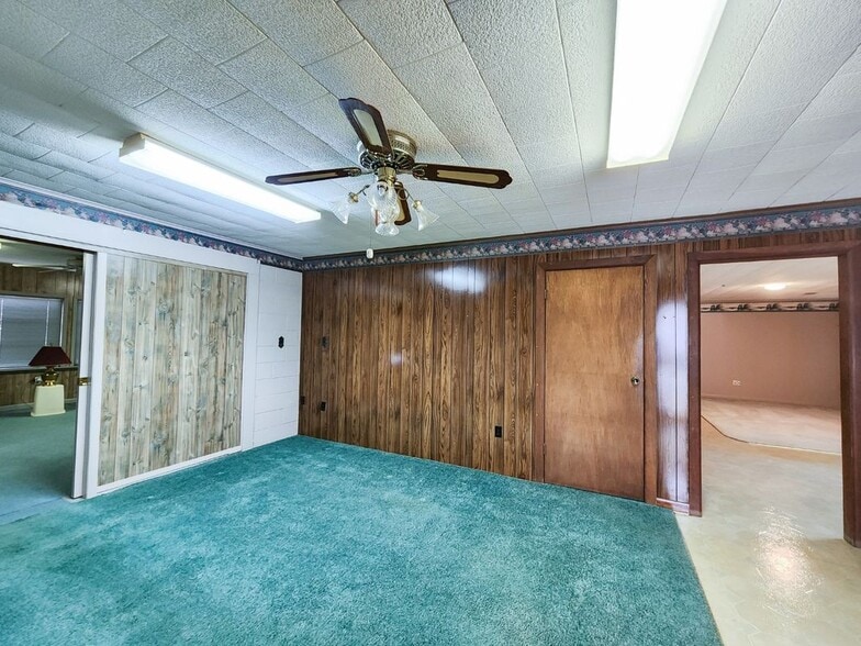 Building Photo - 1402 Loberg Ln