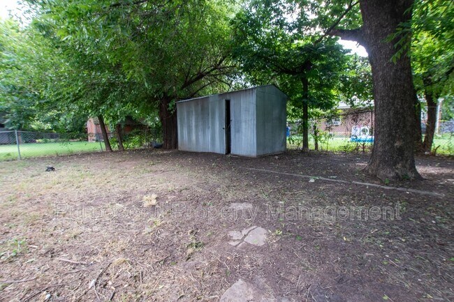 Building Photo - 516 Morrison Ave