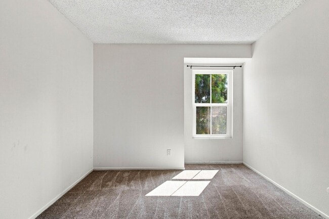 Building Photo - 787 Brookstone Rd
