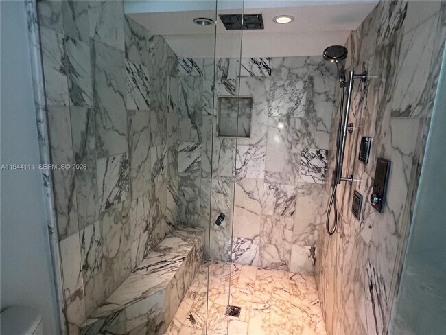 Building Photo - 2301 S Miami Ave