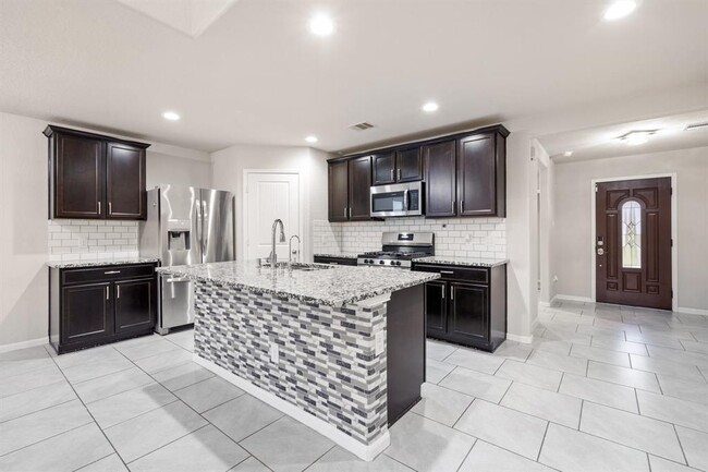 Building Photo - 29806 Breakwater Dr