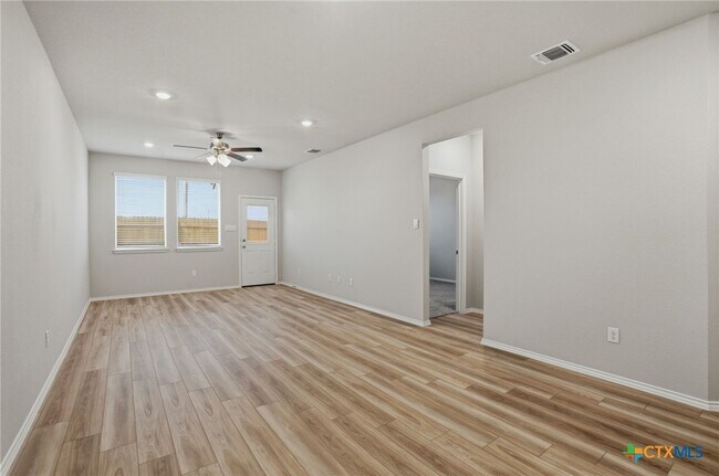 Building Photo - 1126 Stone Vly Rd