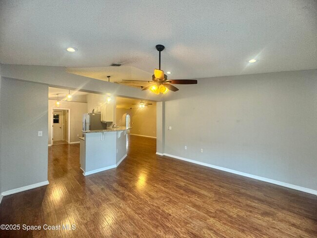 Building Photo - 4726 Four Lakes Dr