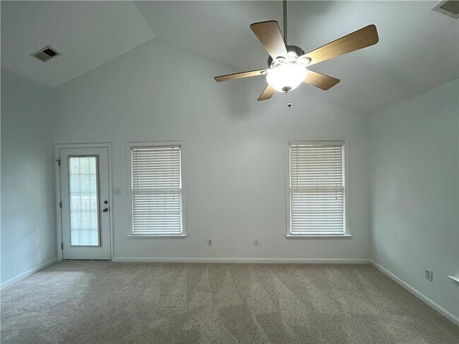 Building Photo - 889 Crew St SW