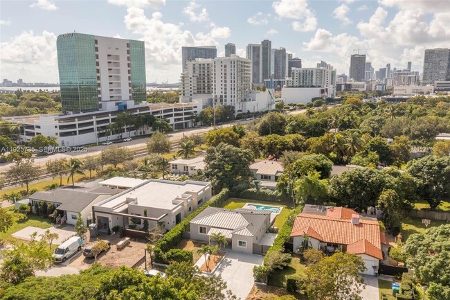 Building Photo - 260 NE 46th St