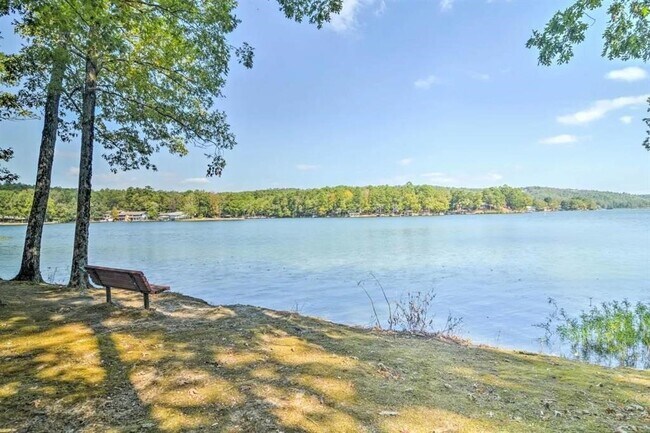 Building Photo - 200 Hamilton Oaks Dr