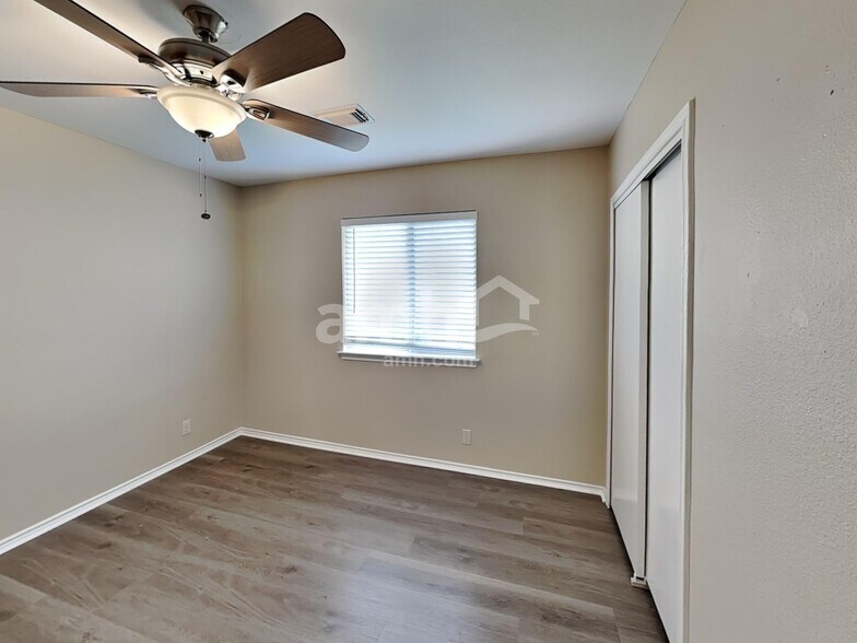 Building Photo - 15243 Kamary Ln