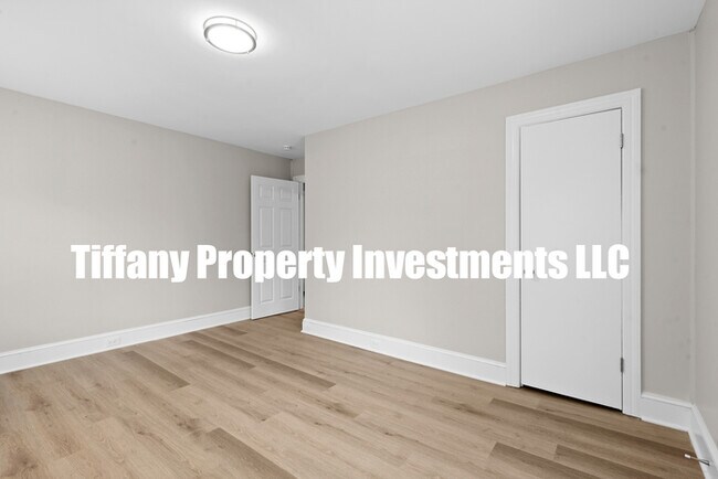 Building Photo - 119 N Jack St