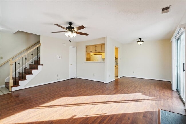 Building Photo - 27 F Tamarisk Quay