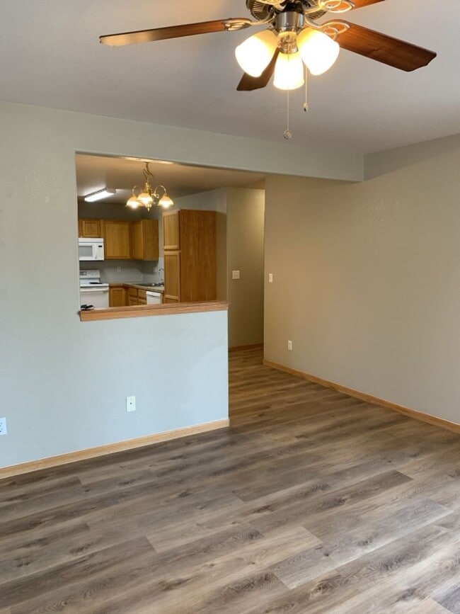 Building Photo - 3 Bed, 2 Bath Duplex in West Fort Collins close to Foothills