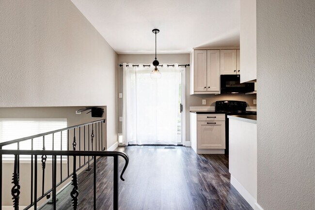 Building Photo - Spacious 4-Bedroom Home with Private Backy...