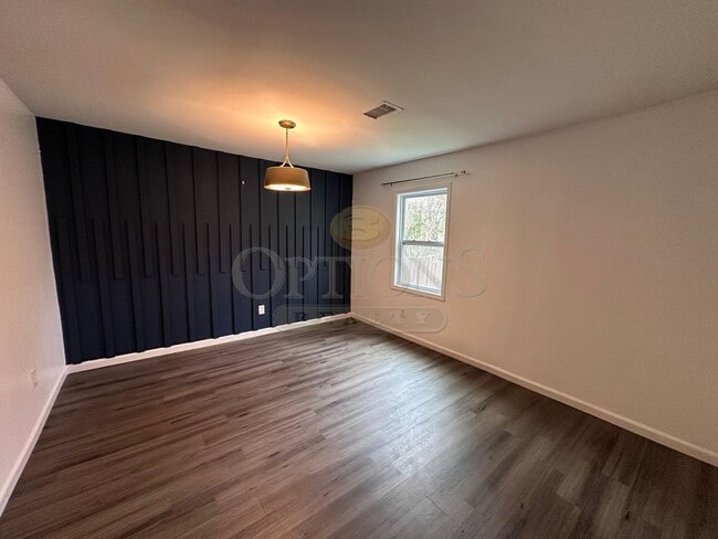 Building Photo - 3 Bedroom Home in Oakland City