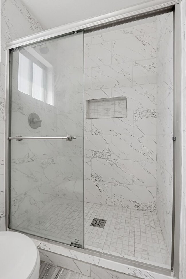 Building Photo - beautiful swimming pool and backyard oasis! fully remodeled home new appliances !