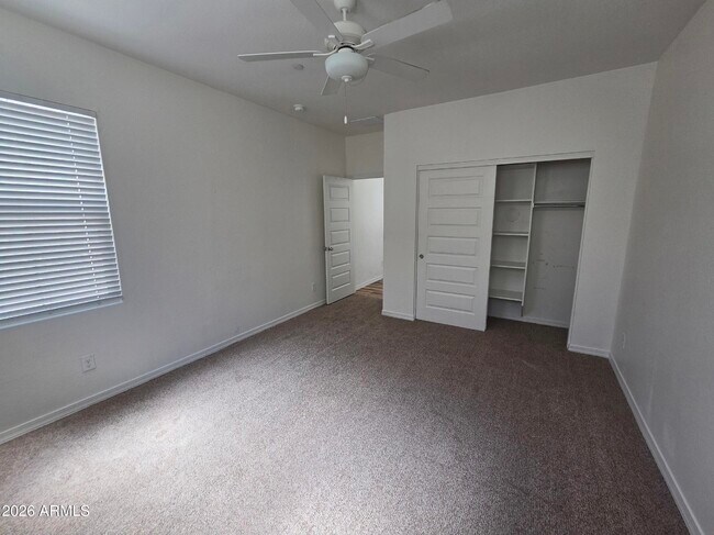 Building Photo - 221 E Balsam Dr