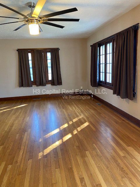 Building Photo - 1215 W Main St