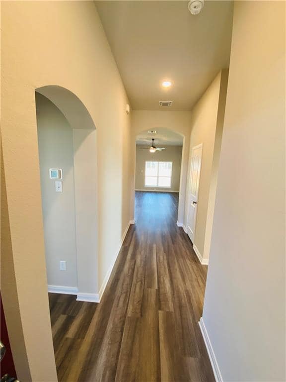 Building Photo - 721 Hollyhock Dr