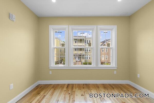 Building Photo - 29 Fessenden St