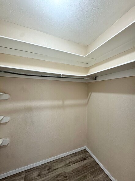 Building Photo - 401 NE 115th St