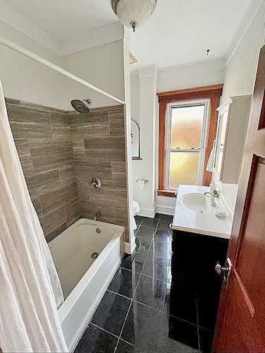 Building Photo - 140 Broadway