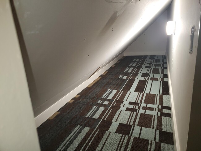 Building Photo - 3213 Center St NE