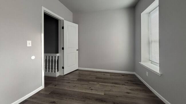 Building Photo - 121 N 59th St