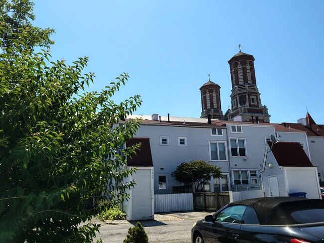 Building Photo - 1217 N 11th St