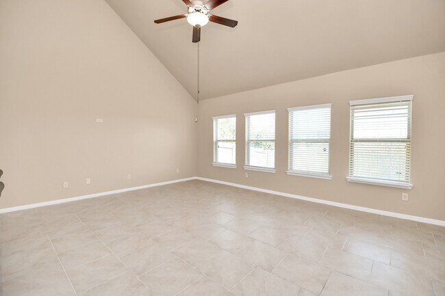 Building Photo - 719 Longstreet Dr