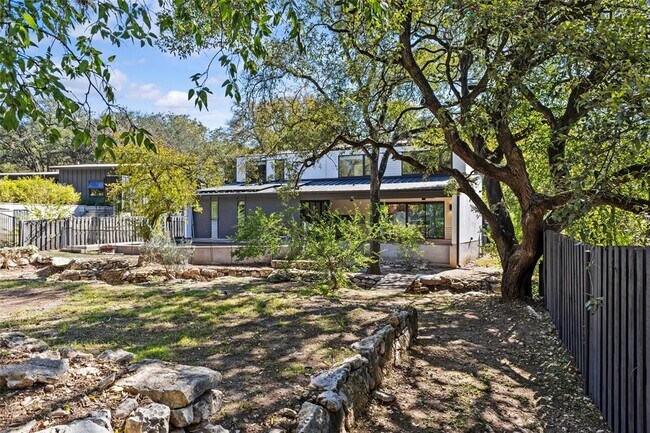 Building Photo - 5704 Driftwood Dr