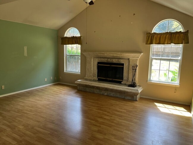 Building Photo - Custom 2-story Humboldt Hill home features 3-car garage, spacious pet-friendly yard