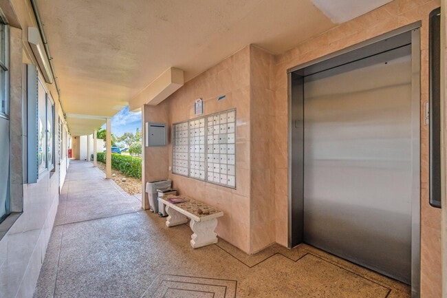 Building Photo - 4049 Wolverton C