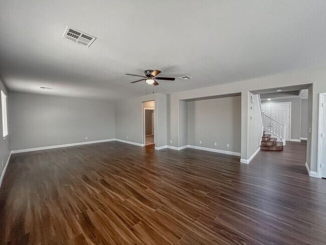 Building Photo - Stunning 5-Bedroom Home in Gated Community...