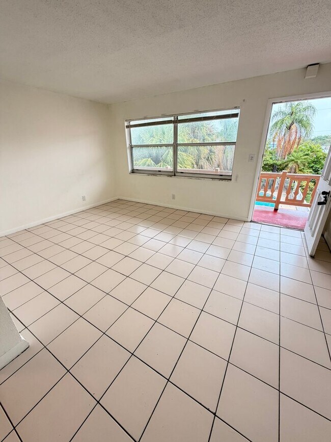 Building Photo - One-bedroom for rent in Pompano Beach