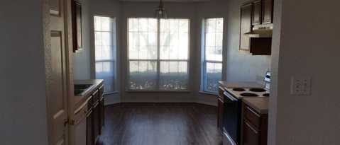 Building Photo - 217 Merlin Dr