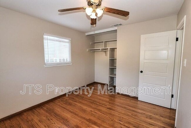 Building Photo - 10624 Chardonay Dr